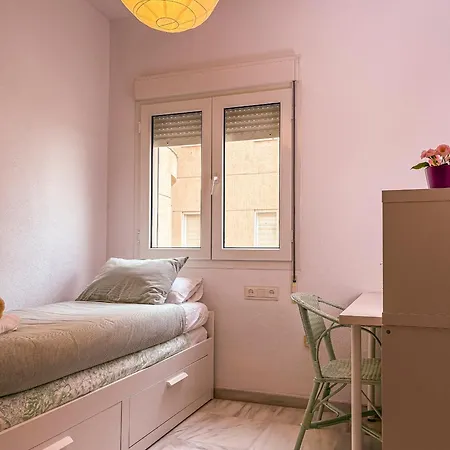 El Pelicano Parking Free Grupo Ac Gestion * 加的斯